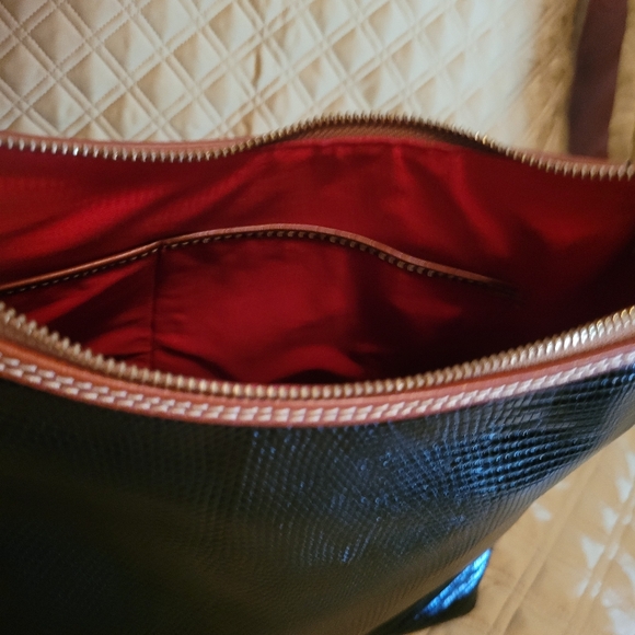 Dooney and Bourke handbag - Picture 4 of 9